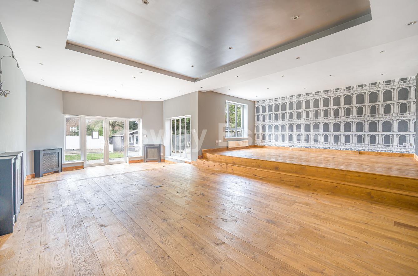 Sunnyfield, London